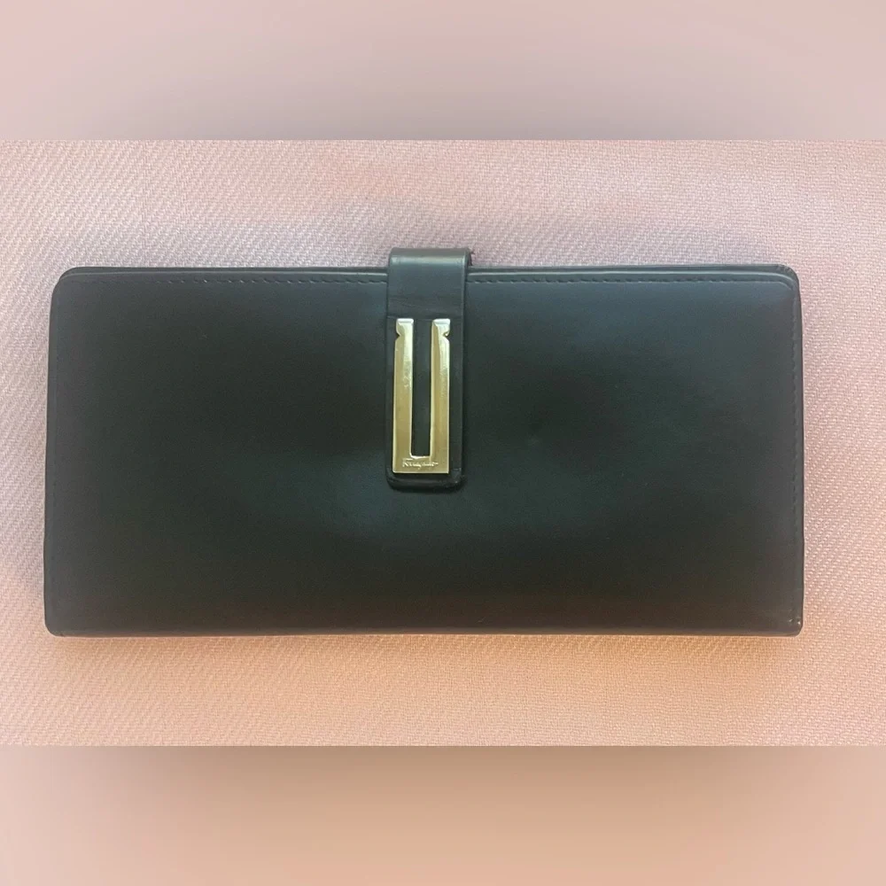Salvatore Ferragamo Black Leather Women's Wallet - Picture 6 of 13